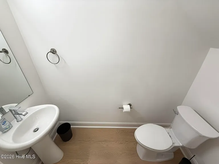 355 James St — Photo 15