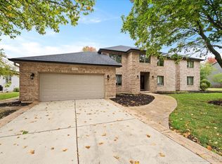 905 Merrill New Rd, Sugar Grove, IL 60554