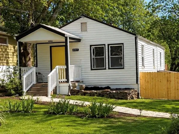 12107 Henry St, Sugar Creek, MO 64054