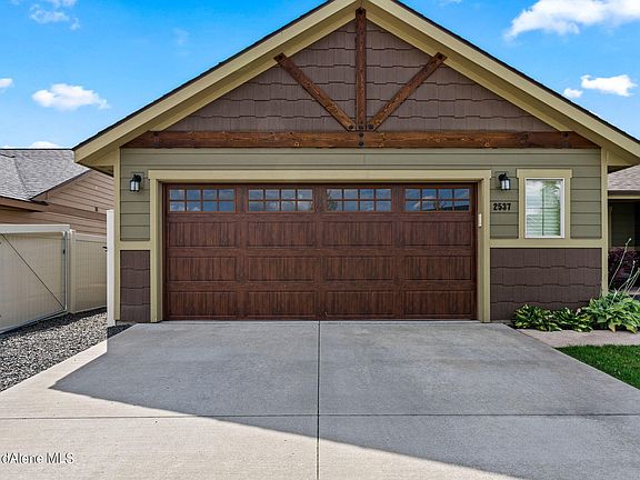 4th image of 2537 N Lehigh Ct