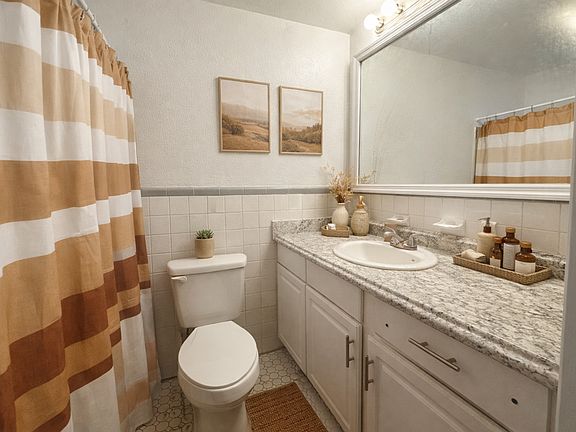 5th image of 1862 W Pensacola St APT 2