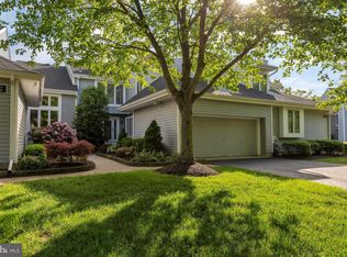 603 Sunshine Lakes Dr, Voorhees, NJ 08043