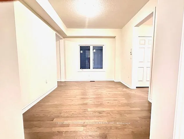 303 Fleetwood Dr — Photo 3