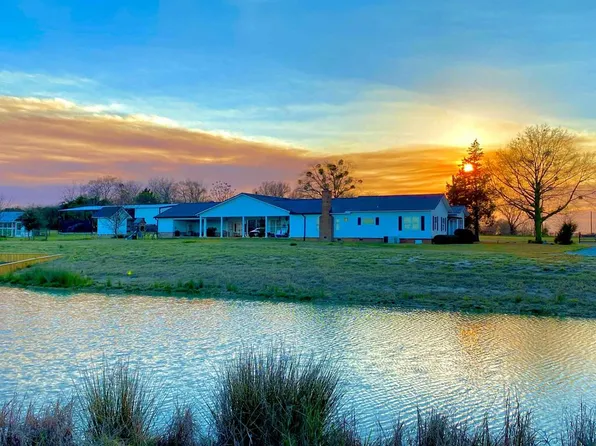 1045 W Malvern Hwy, Slocomb, AL 36375