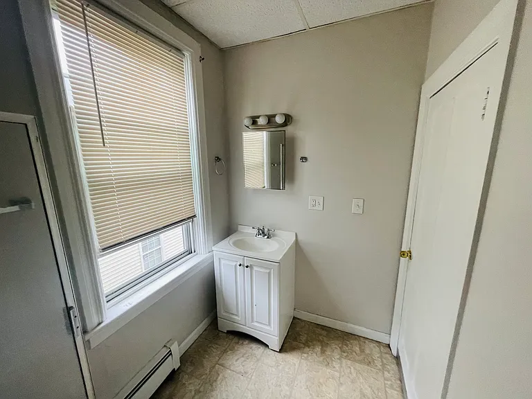 16 Cromwell St #4 — Photo 7