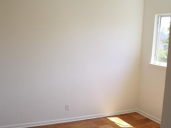 2nd image of 629 Idaho Ave APT 20