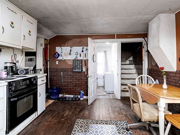 4th image of 5835 40th Ave