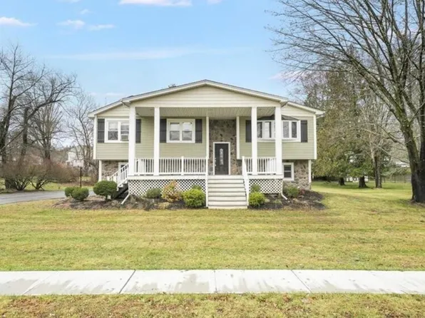 20 Briarwood Ave, Monroe, NY 10950