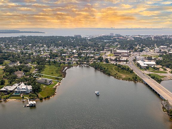 4th image of 1106 Cove Pointe Dr