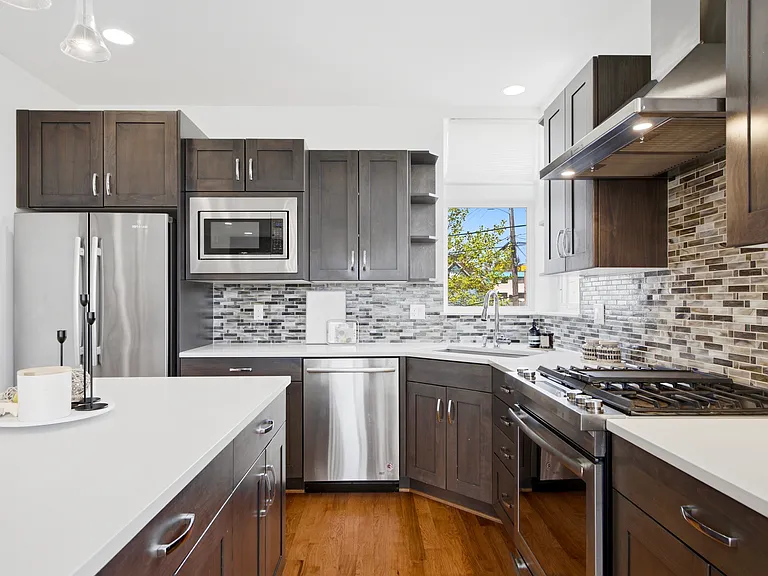 4106B Linden Ave N #B — Photo 5