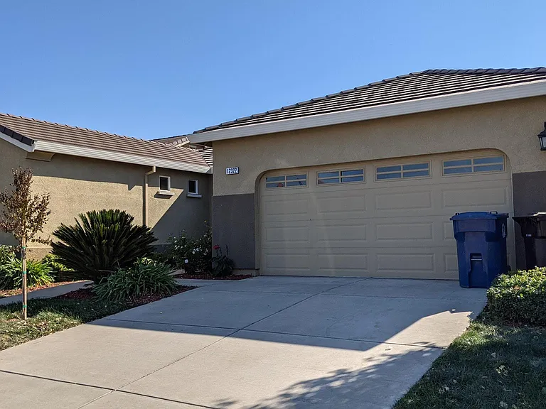 12322 Canyonlands Dr — Photo 2
