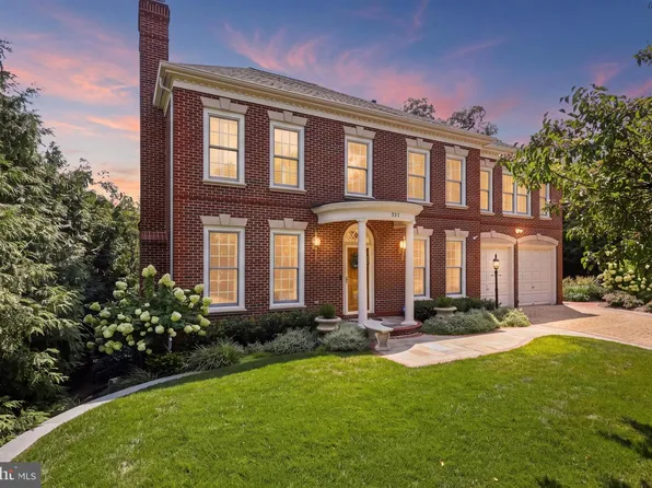304 Charles Alexander Ct, Alexandria, VA 22301