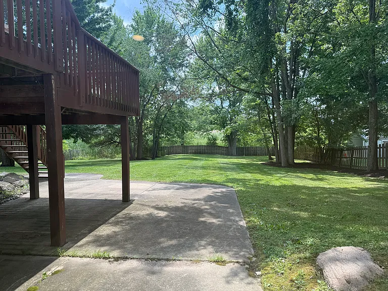 678 Union Dr — Photo 10
