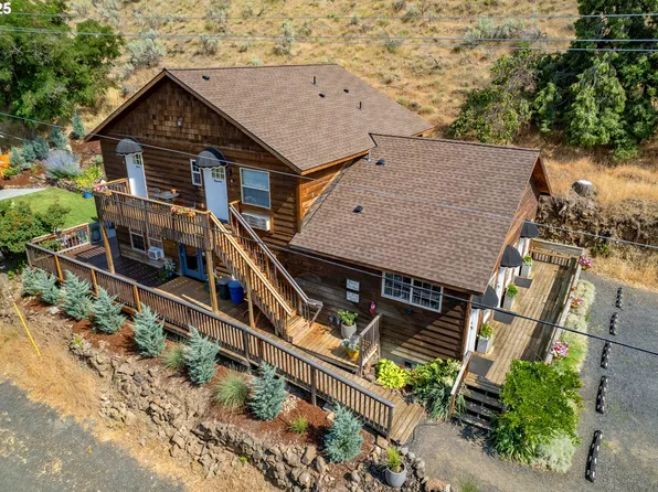 210 Hartman Ave, Maupin, OR 97037