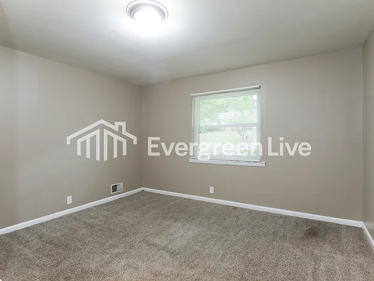 636 Blanton Ln — Photo 12