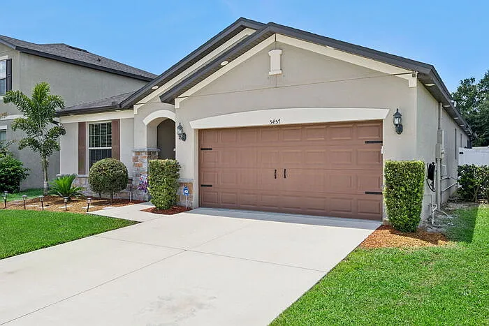 3 bed, 2.0 bath, 2154 sqft, $2,775 — Photo 3