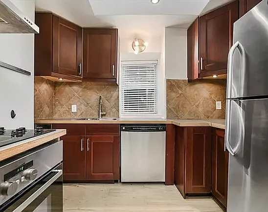 140 Home St — Photo 21