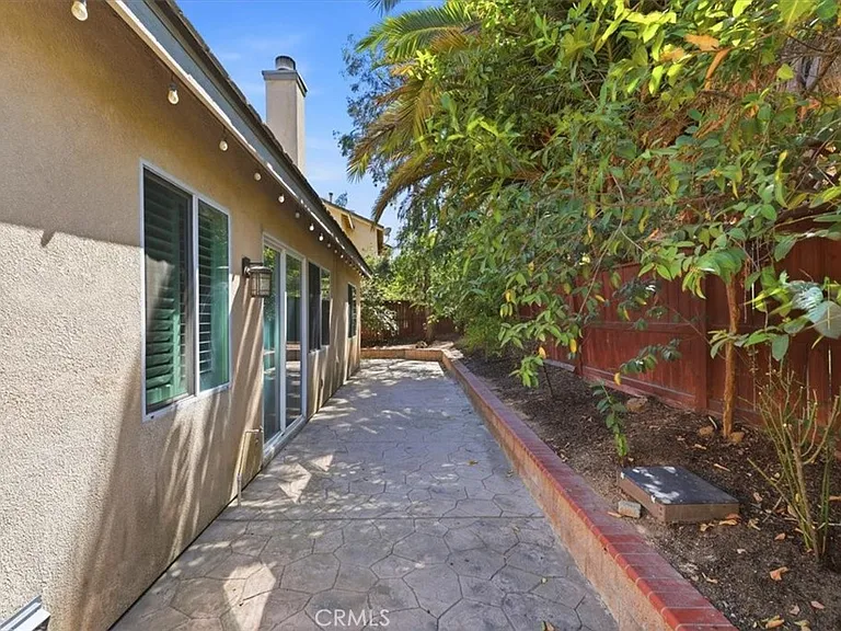 24939 Coral Canyon Rd — Photo 38
