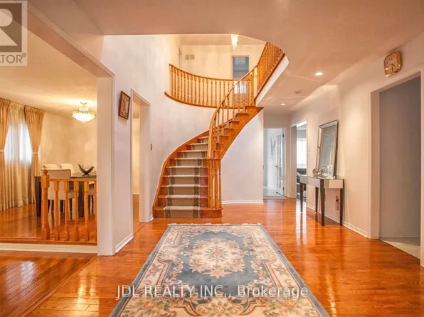 101 Summerdale Dr Unit A, Markham, ON L3T 6W3