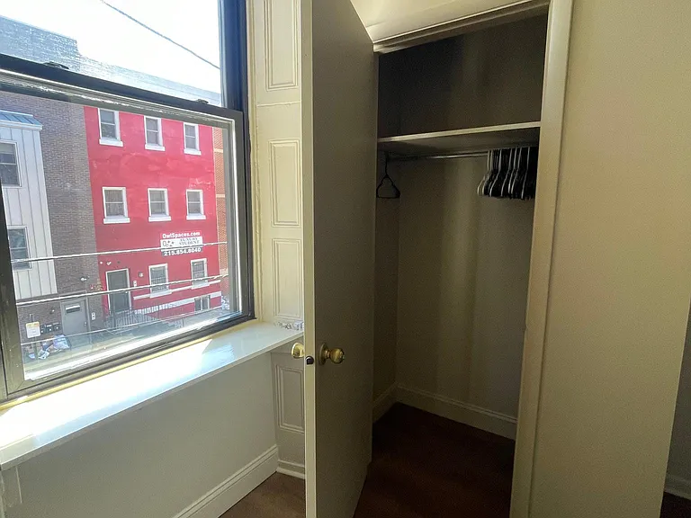 1542 N 15th St #3 — Photo 13
