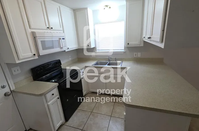205 Joyce St #B — Photo 15