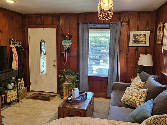 5th image of 4909 Lauderdale Ave