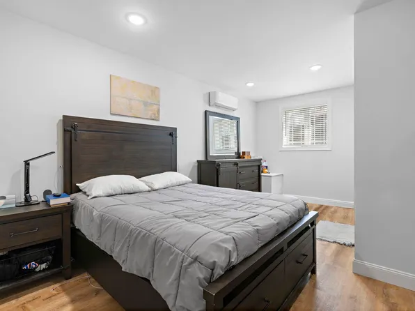 71 Beacon Avenue image 8 of 17