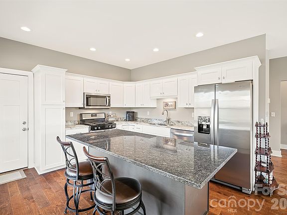 3rd image of 223 River Breeze Ln