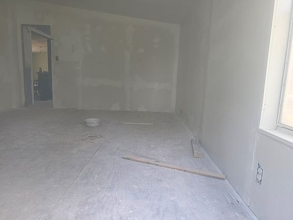 5th image of 3914 White Tail Cir