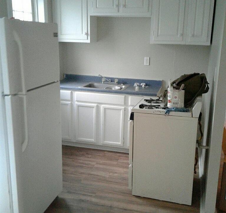 2nd image of 214 Coffin Ave APT 1