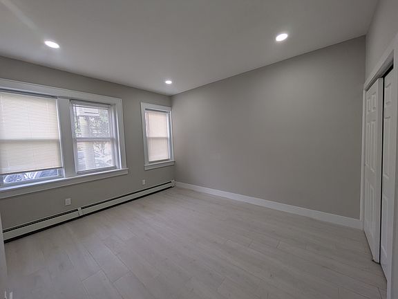 4th image of 316 John St APT 1