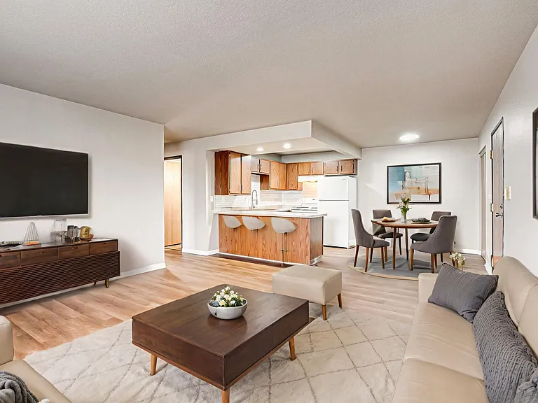335-339 407 Southtowne Dr — Photo 36