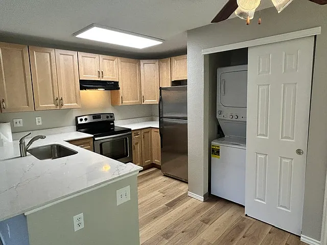2 bed, 840 sqft, $2,100 — Photo 4