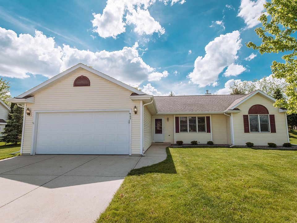 1st image of 962 Hickory Creek Dr
