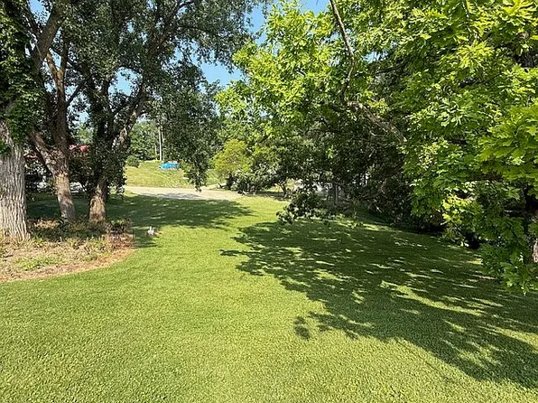 1 Timber View Ct, Dubuque, IA 52001