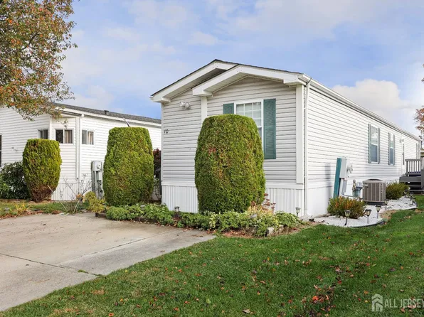 10 Twain Rd, North Brunswick, NJ 08902