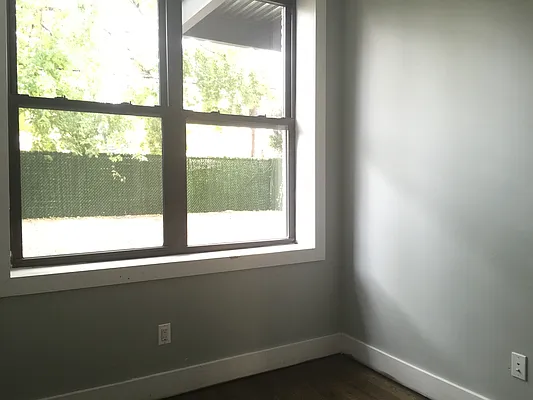 Rented by P Management | media 15