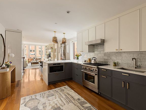 5th image of 130 W 20th St #Ph11b