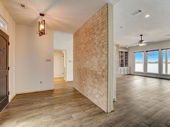 3rd image of 3921 Treasure Island Drive