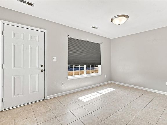 5th image of 439 Eureka Loop