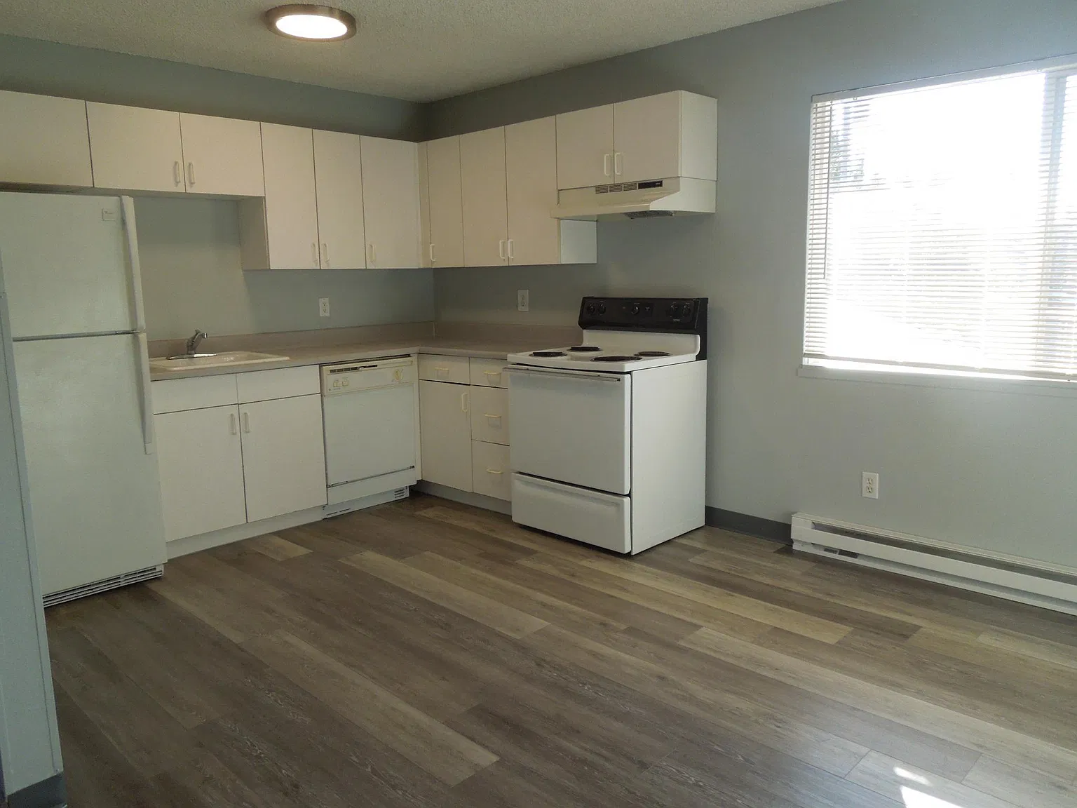 2 bed, 900 sqft, $1,695 — Photo 2