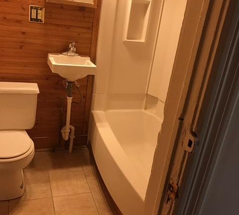 4th image of 406 Michigan Ave APT 2