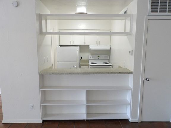 3rd image of 4432 Buena Vista St APT 203