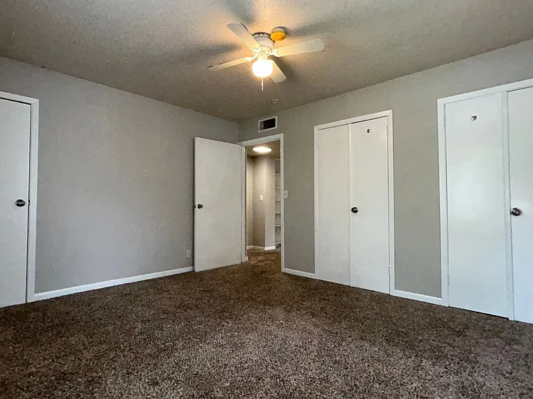3211 Rogers Ave — Photo 8