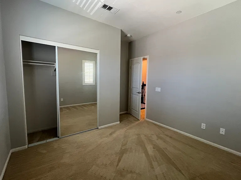 1338 Pyramid Peak St — Photo 7
