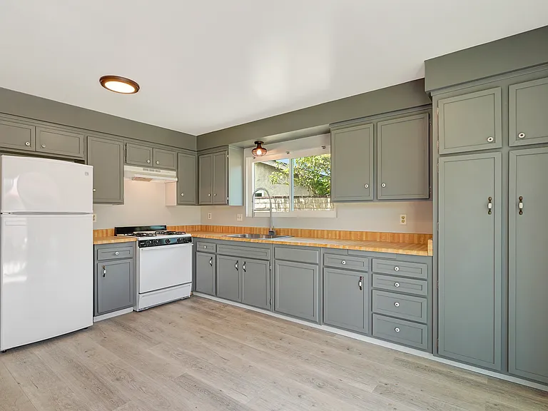 626 Manzanita Dr — Photo 8