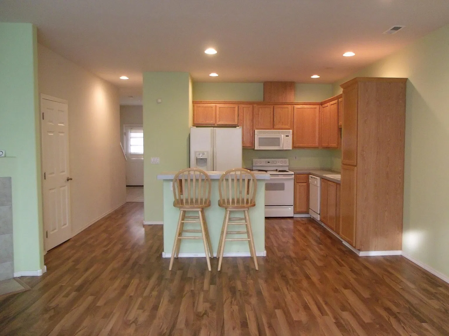 9251 SW Tanoak Ln — Photo 2