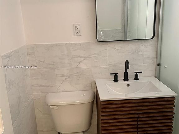 4th image of 541 NE 62nd St APT 11