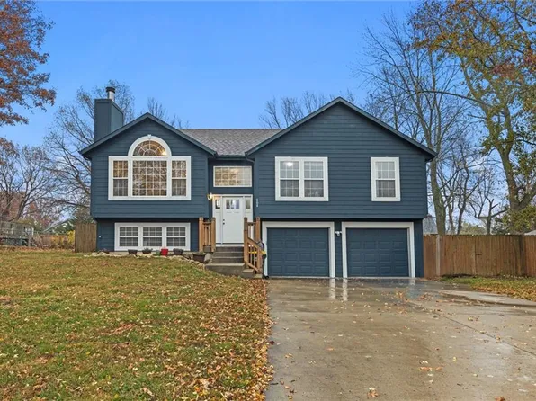 608 N Jefferson St, Spring Hill, KS 66083