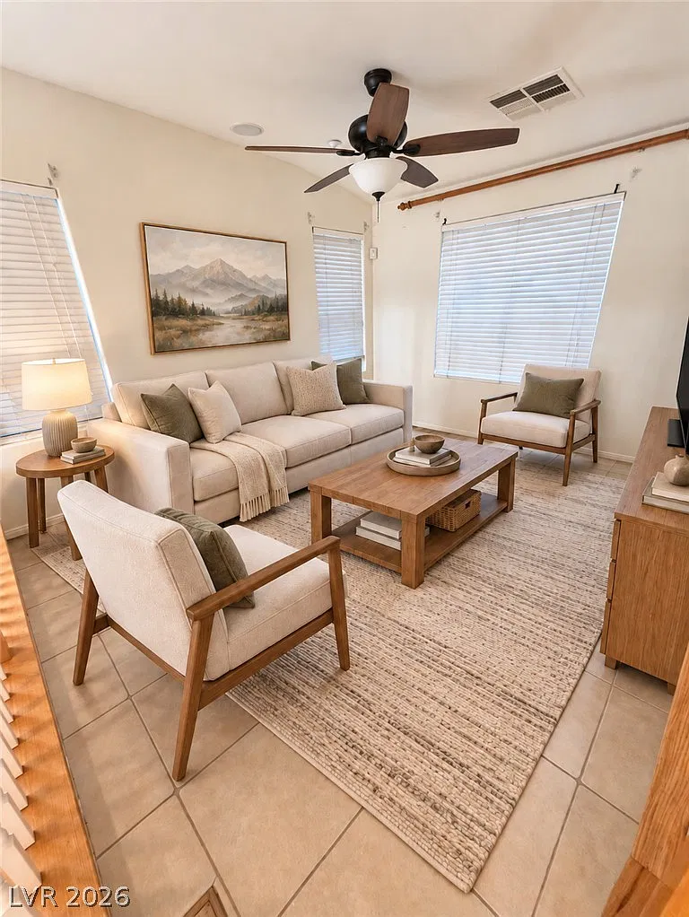 3 bed, 2.0 bath, 1498 sqft, $2,200 — Photo 2